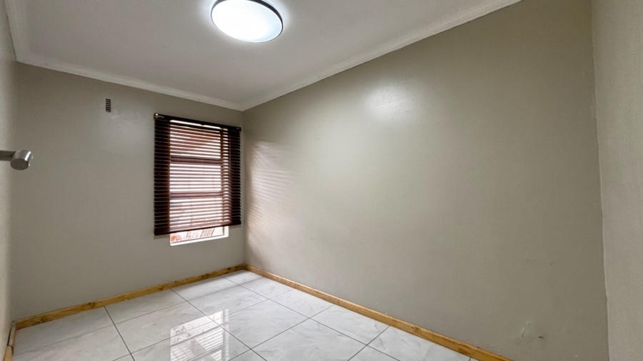 3 Bedroom Property for Sale in Rocklands Western Cape
